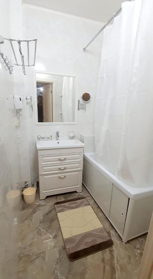 Gold Boutique Hotel Алма Ата Екстериор снимка