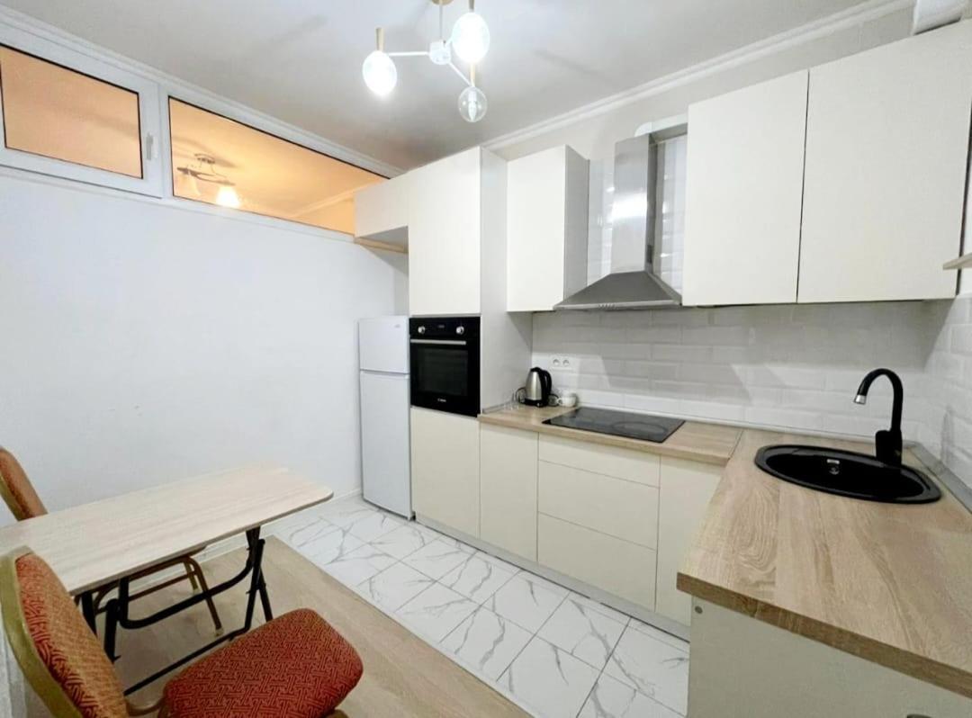 Gold Boutique Hotel Алма Ата Екстериор снимка
