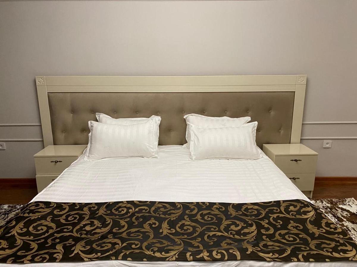 Gold Boutique Hotel Алма Ата Екстериор снимка