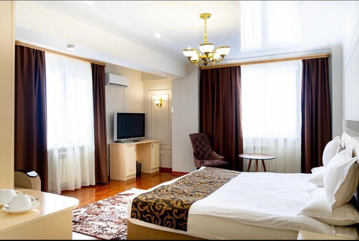 Gold Boutique Hotel Алма Ата Екстериор снимка