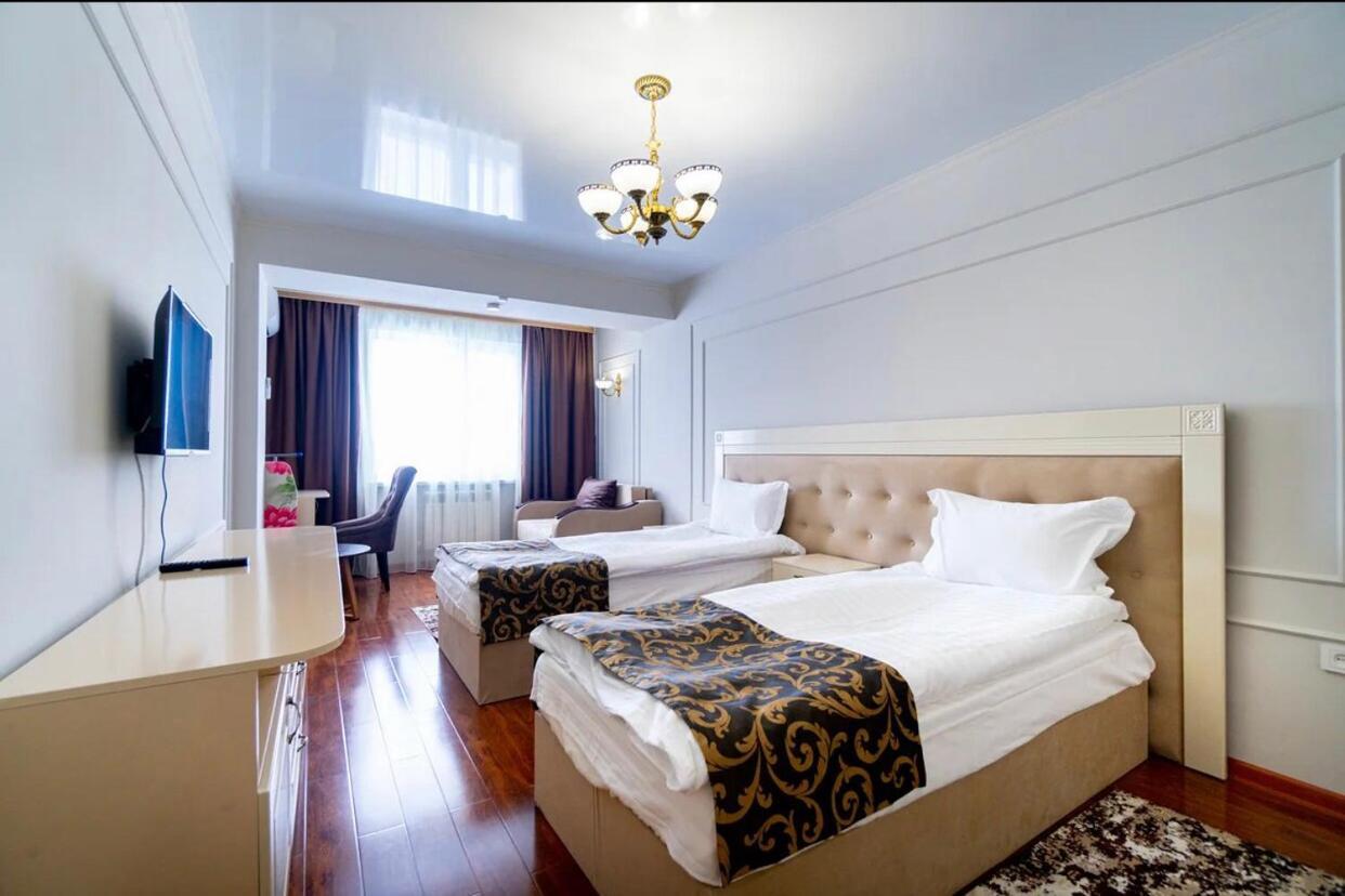 Gold Boutique Hotel Алма Ата Екстериор снимка