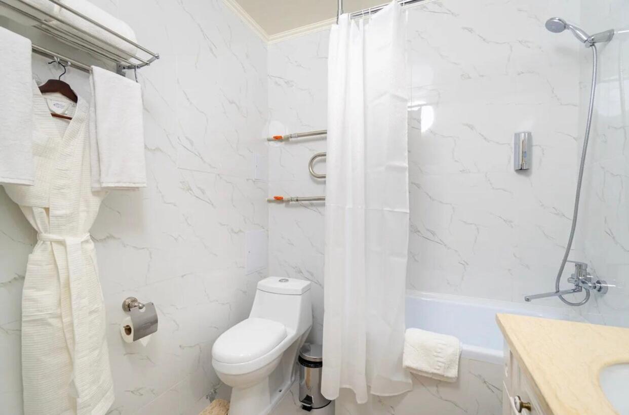 Gold Boutique Hotel Алма Ата Екстериор снимка